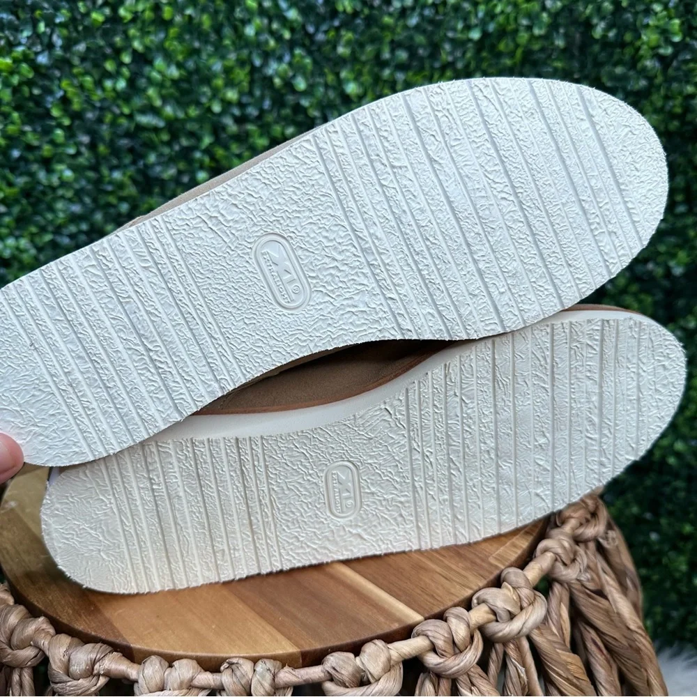 Nisolo x Anthropologie travel derby in stone new‎ in box